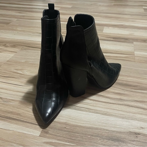 JustFab faux leather heel booties size 8 - Picture 4 of 7